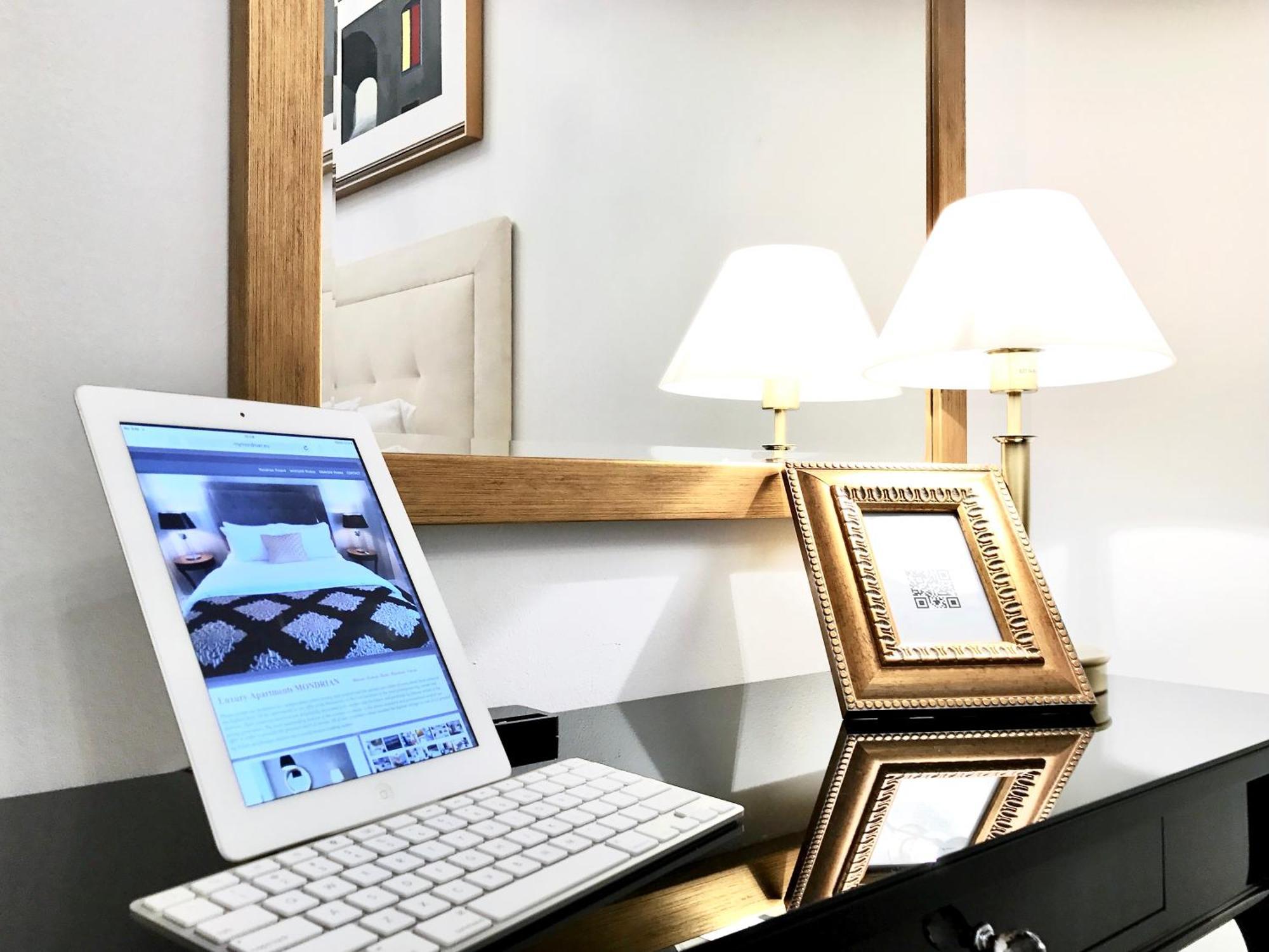 وارسو Mondrian Luxury Suites Unesco Old Town الغرفة الصورة