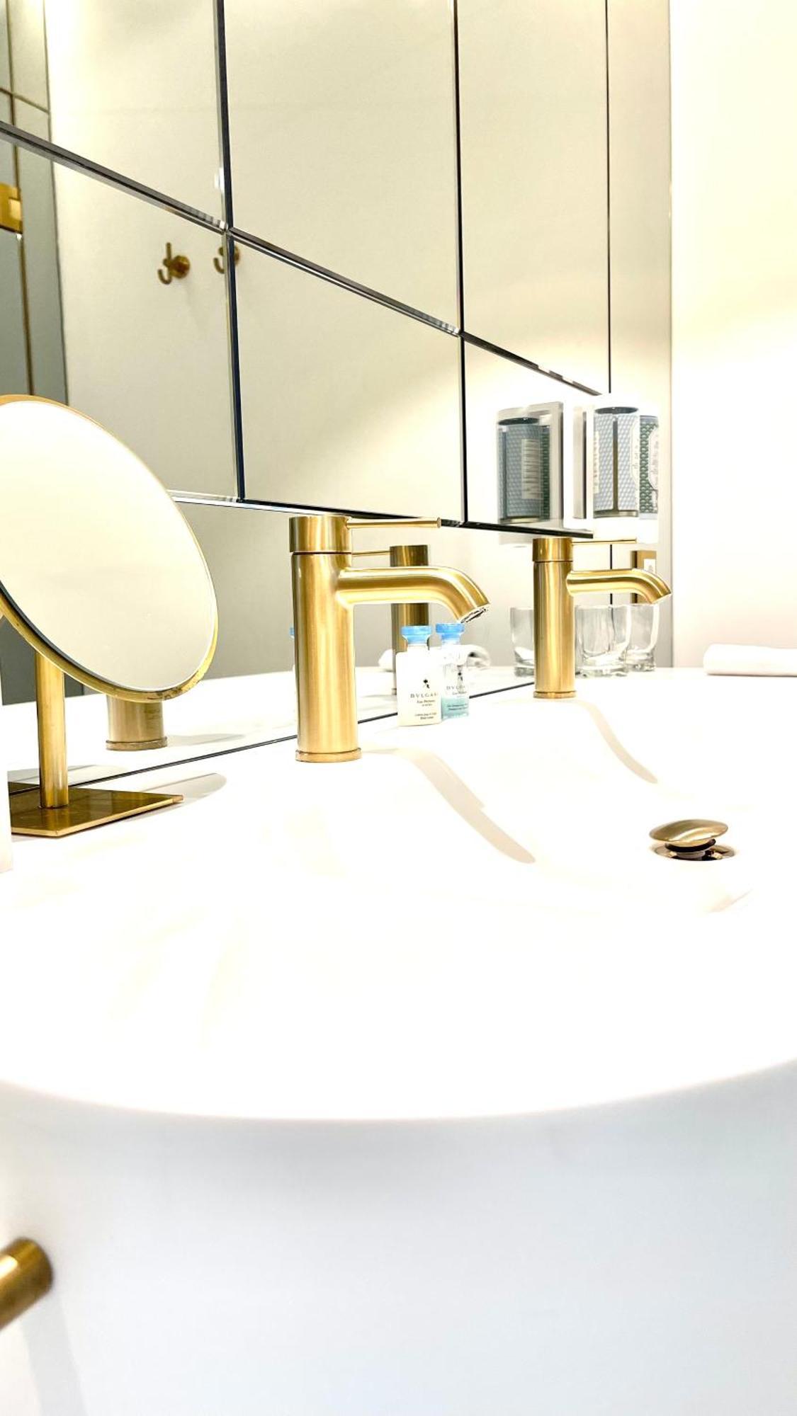 وارسو Mondrian Luxury Suites Unesco Old Town الغرفة الصورة