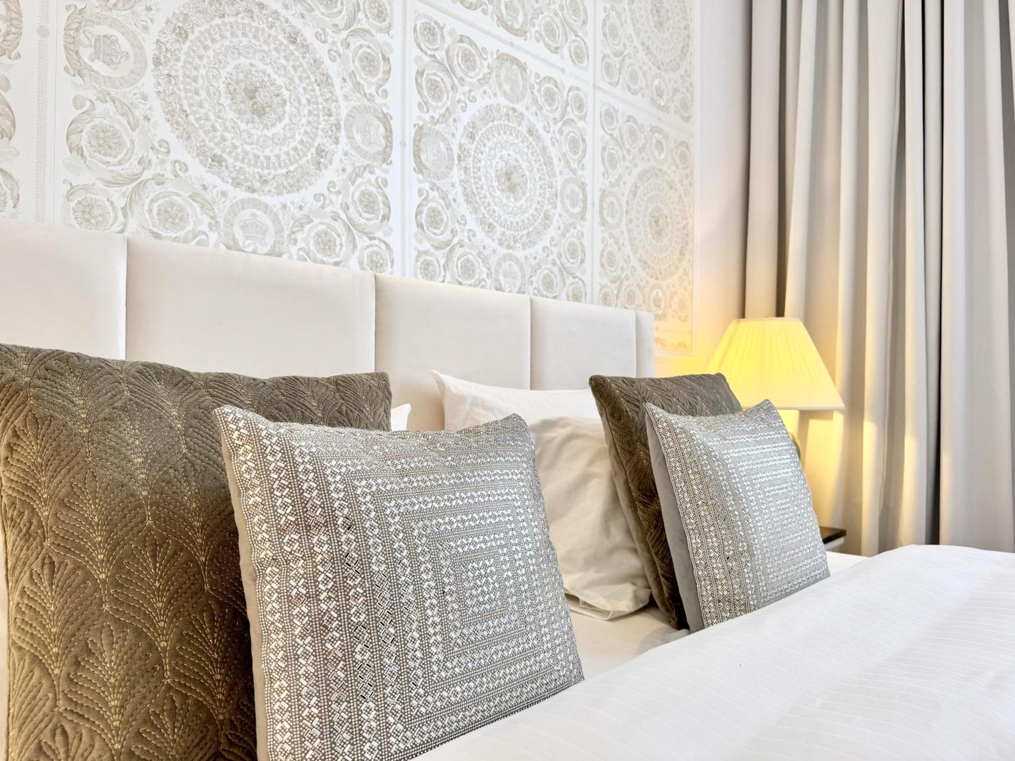 وارسو Mondrian Luxury Suites Unesco Old Town الغرفة الصورة