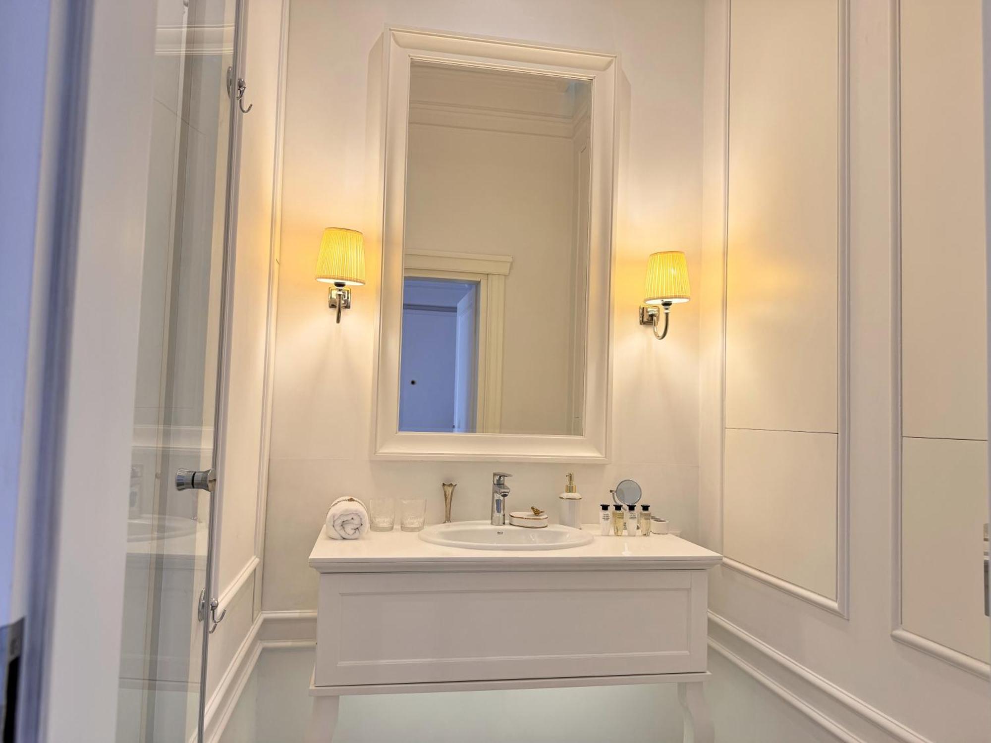 وارسو Mondrian Luxury Suites Unesco Old Town الغرفة الصورة